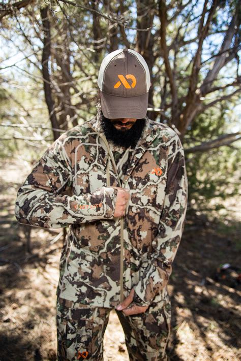 First lite - As part of the do-it-all Solitude System, the Men's Solitude Jacket is made for the heart of the whitetail season and features our 2-layer softshell exterior that makes your movements dead-silent, 37.5 synthetic insulation that will help regulate your body temperature, and our KitLink™ pass-thru so you can access the interior of your kit for important things like snacks or your phone. There ... 